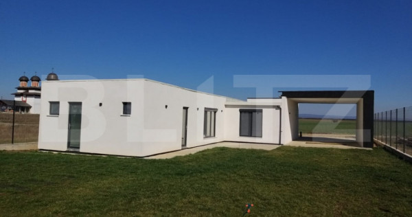 Casa individuala Osorhei cu filigorie si gard imprejmuire