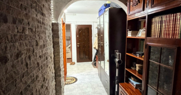 Apartament 3 camere, situat in zona Tomis Nord