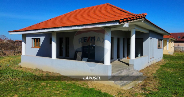 Casă cu 4 camere de v&acirc;nzare