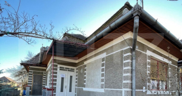 Casa 3 camere, 108 mp utili, 580 mp teren, zona Sarat - Camp