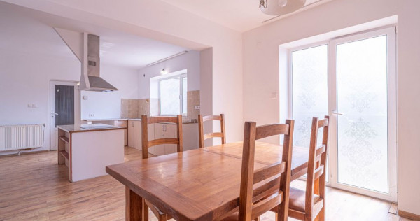 Casă de v&acirc;nzare &ndash; zonă Poltura