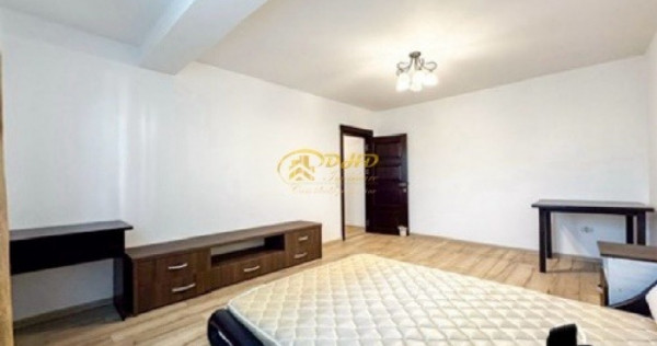 Apartament cu trei camere, zona Palas