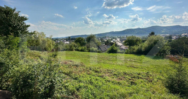 Teren 1.188 mp cu priveliște superbă &ndash; ideal pentru 2 ca