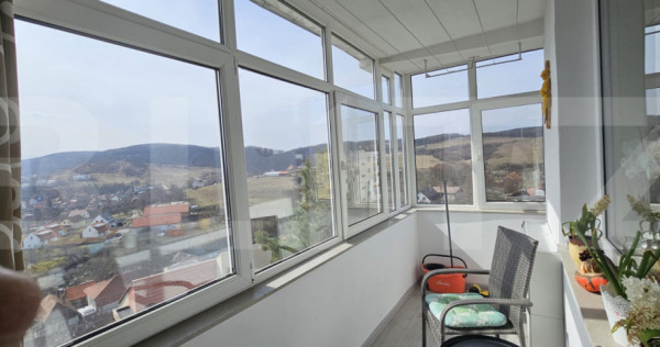 Apartament cochet cu vedere panoramică &ndash; Simeria, Sf&acirc;ntu