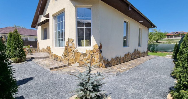 De inchiriat, vila noua - Bariera Traian - Lacul Brates