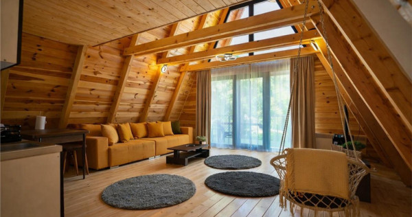 Ansamblu de 3 case, tip A frame, Moieciu de Jos, constructie