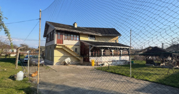 Vilă premium Tăuții de Sus, 250 mp, teren 14 ari, tenis &