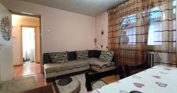 Apartament 2 camere, decomandat + loc parcare cu copertina concesionat