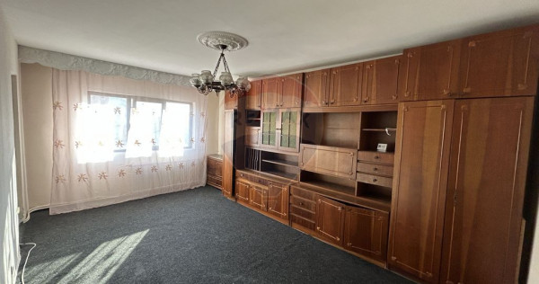 Apartament cu 3 camere decomandat de &icirc;nchiriat &icirc;n zona ...