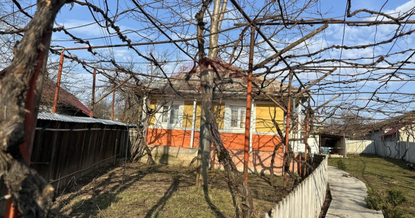 Casă / Vilă cu 3 camere de v&acirc;nzare