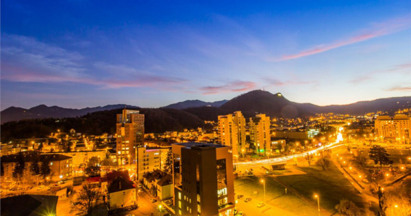 Apartament renovat,elegant,luminos,4 camere,100mp,Centru Civ