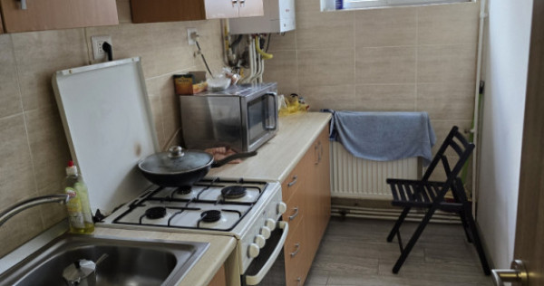 Apartament 4 camere, 3 băi, complet renovat, etaj 2, balcon