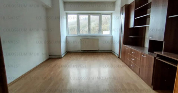 Apartament 3 camere, decomandat - zona Racadau