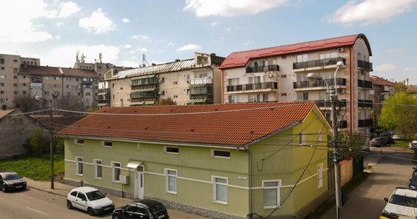 Lunei - Ion Neculce, 2 Apartamente. Mansarda 157 mp. Anex...
