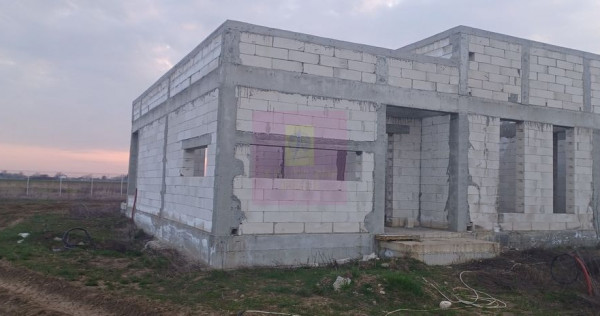 Săbăreni, casă la rosu 116 mp utili, curte 607 mp