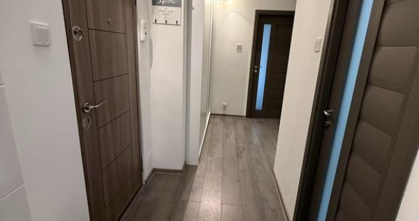 Apartament 3 camere Piata Centrala et 2,renovat toatal