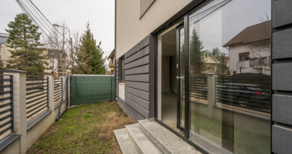 Se preda finisata - 4 bai - 3 dormitoare - curte - parcare -