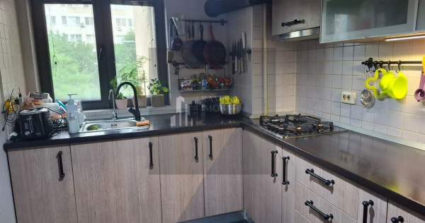 Apartament 3 camere 75mp - bd. Alexandru Obregia - Bercen...