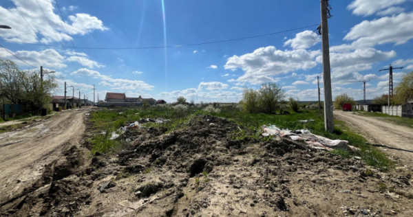 Teren 9000 mp, cu dublă deschidere, Craiova