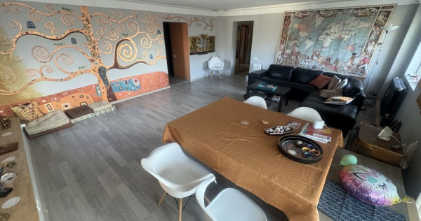 Apartament 4 camere transformat in 3 zona Capitol cu Cent...