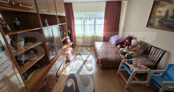 Apartament de v&acirc;nzare, 3 camere, 65 mp, zona Nord