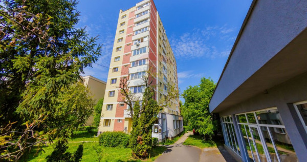 CENTRAL APARTAMENT CU 4 CAMERE ETAJ 1 DE VANZARE