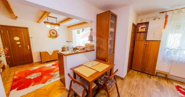 CENTRAL APARTAMENT CU 4 CAMERE ETAJ 1 DE VANZARE