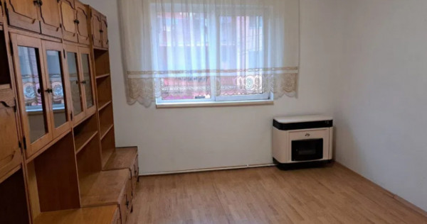 Garsoniera decomandata - zona Ghimbav