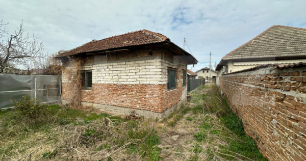 Casa 41 mp utili cu 247mp teren in Brestei
