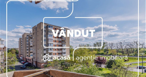 V&Acirc;NDUT! Apartament 3 camere Micalaca 300. Vedere superbă