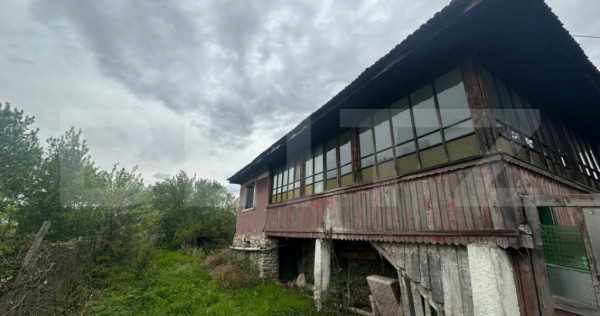 Casa de vanzare, 3 camere, 80 mp + teren de 2.077 mp - Curti