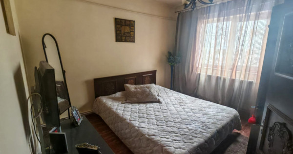 Apartament 3 camere de v&acirc;nzare | Casa de Cultură Constanț