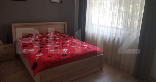 Apartament 3 camere, 80 mp, zona Podu de Piatra