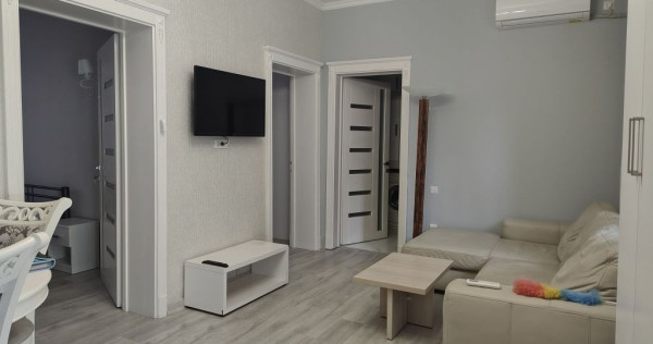 Apartament 3 camere la casa ,ultracentral, 550 E neg. Com...