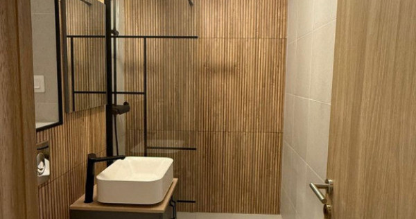 Apartament 2 camere zona TRACTORUL