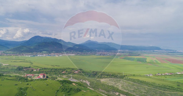 Teren Intravilan 611 mp &ndash; Tărlungeni, vedere panoramică