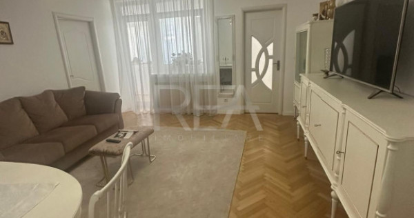 Apartament 3 camere Sala Palatului +pod , aporape de metrou