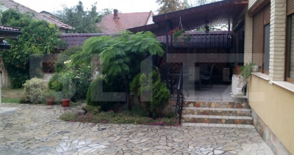 Casa de inchiriat, 10 camere, 611 mp - Oradea