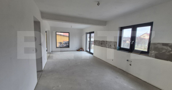 Casa de vanzare semifinisata 167MP, teren 960 mp, in Lazuri