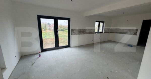 Casa de vanzare semifinisata 167MP, teren 960 mp, in Lazuri