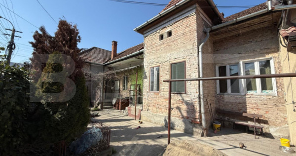 Proprietate de vanzare, 157 mp, 278 mp teren, zona Semi-cent