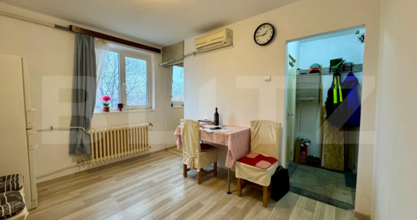Apartament cu 2 camere - zona Rogerius