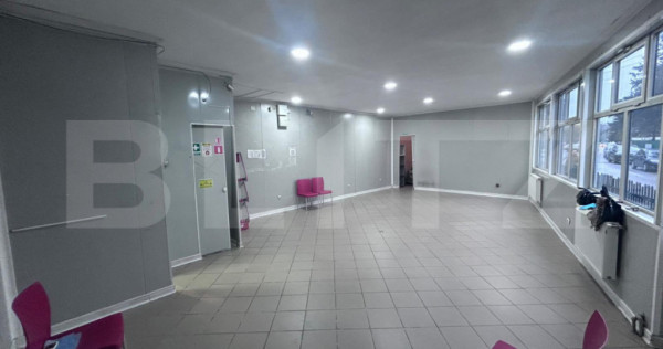 Spatiu comercial de vanzare, 66 mp, zona Debarcader