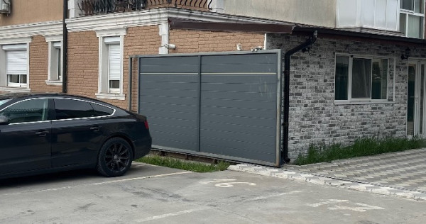 V&acirc;nd ap 4 camere Otopeni. Particular fără agenții