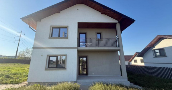 Casă individuală cu 5 camere și 1100mp2 teren! Placă de