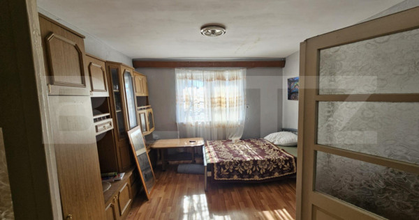 Casa 5 camere, 2 bucatarii, 140 mp, curte si gradina, zona B
