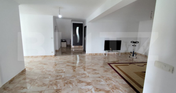 Casă 221 mp utili, teren 1378 mp, Valea Adanca, langa sosea
