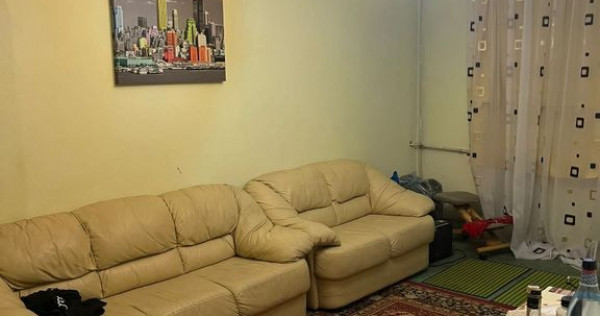 De vanzare apartament 3 camere Micro 16, etaj 4/4, 64.000...