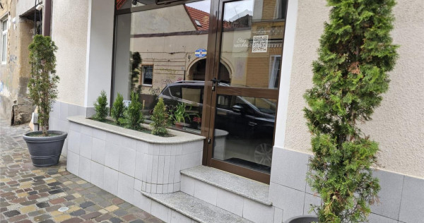 Spatiu comercial stradal In centru istoric Brasov
