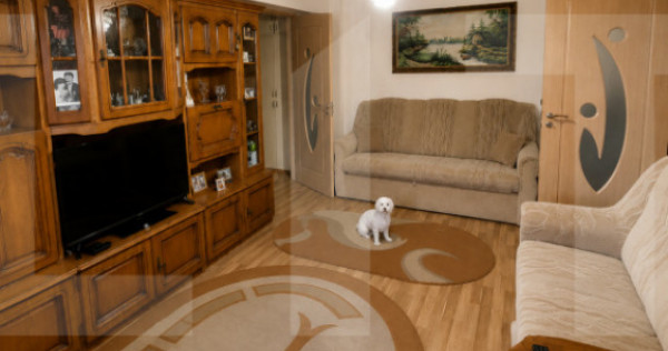 Apartament 3 camere, 75 mp, zona Micalaca